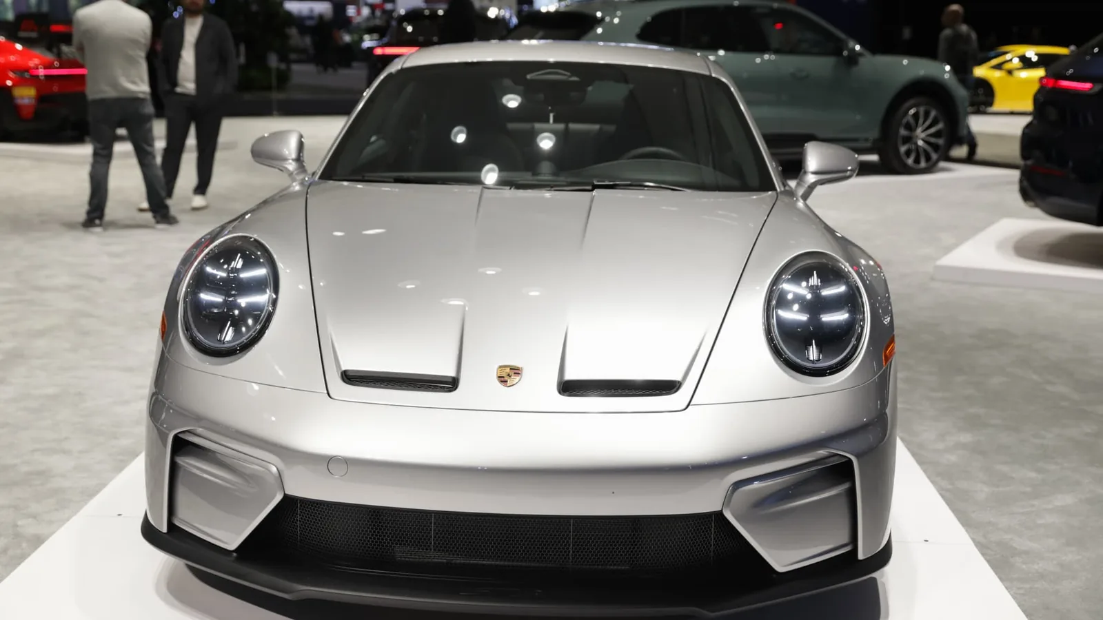 Image automotive illustrant le partenariat entre Porsche et TCS pour industrialiser l'IA
